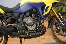 Suzuki V Strom 800de Color Yellow