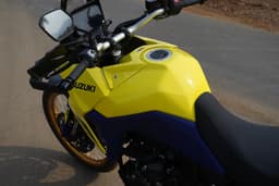 Suzuki V Strom 800de Front Left Three Quarter