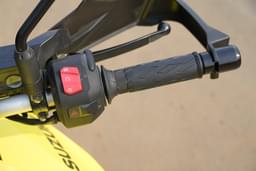 Suzuki V Strom 800de Color Yellow