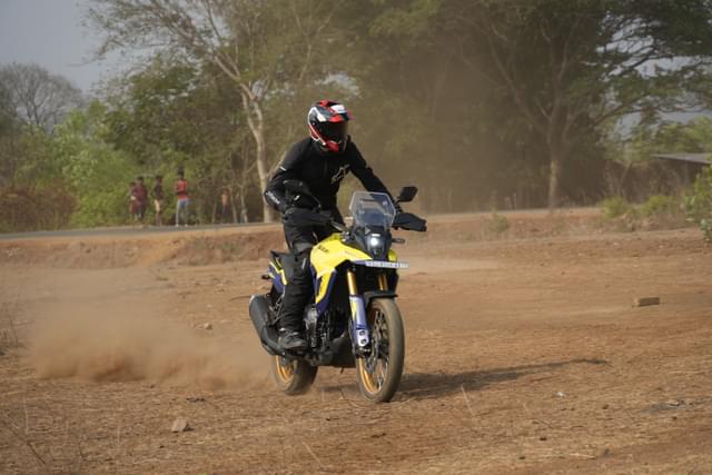 Front Left Three Quarter Image - 27899