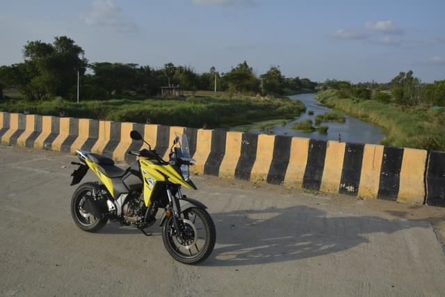 Front Left Three Quarter Image - 27695