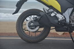 Suzuki V-Strom SX Color Yellow