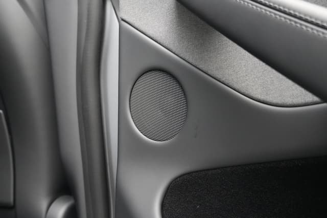 Speakers Image - 33287