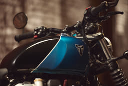 Triumph Bonneville Bobber Front Right Three Quarter