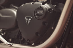Triumph Bonneville T100 Color Black Triumph Bonneville T100 Color Black