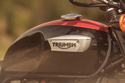 Triumph Bonneville T100 Front Right Three Quarter Triumph Bonneville T100 Front Right Three Quarter