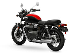 Triumph Bonneville T100 Front Right Three Quarter Triumph Bonneville T100 Front Right Three Quarter