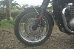Triumph Bonneville T120 Color Black, Silver