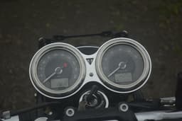 Triumph Bonneville T120 Tripmeter