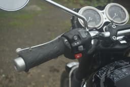 Triumph Bonneville T120 Color Black