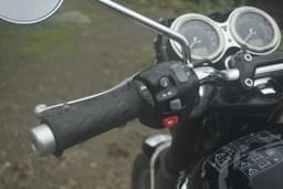 Triumph Bonneville T120 Color Black