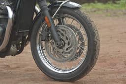 Triumph Bonneville T120 Color Black