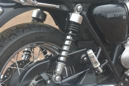 Triumph Bonneville T120 Color Black