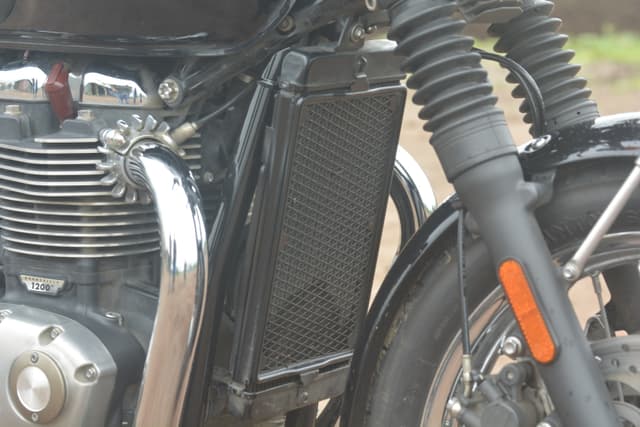 Color Black, Chrome Image - 28781