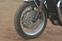 Triumph Bonneville T120 Color Black