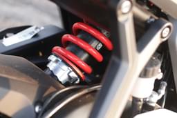 Triumph Daytona 660 Color Red