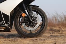 Triumph Daytona 660 Color Black