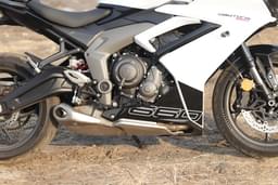 Triumph Daytona 660 Color White