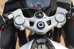 Triumph Daytona 660 Color Silver