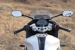 Triumph Daytona 660 Color White
