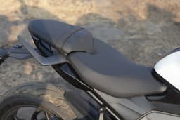Triumph Daytona 660 Color Black