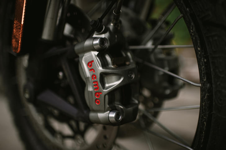 Triumph Scrambler 1200 Color Gray