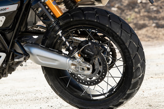 Color Black, Silver, Orange Image - 34289