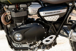 Triumph Scrambler 1200 Color Black, Silver, Green