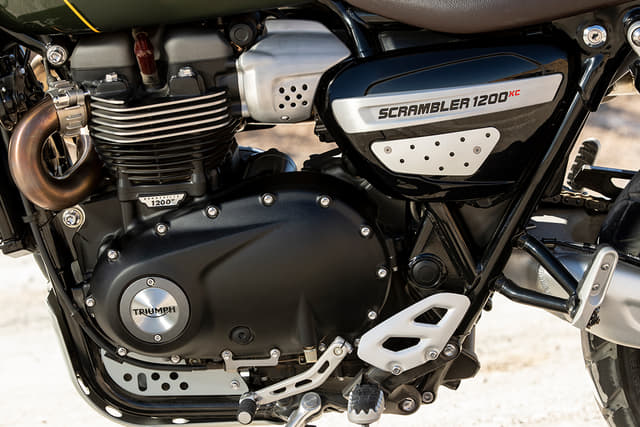 Color Black, Silver, Green Image - 34293