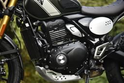 Triumph Scrambler 400 X Front Right Three Quarter