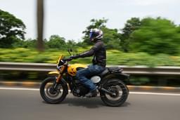 Triumph Scrambler 400 Xc Color Yellow