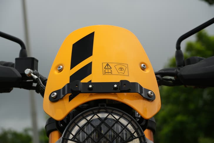 Triumph Scrambler 400 Xc Front View
