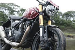Triumph Speed 400 Front Right Three Quarter