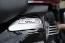 Triumph Speed 400 Color Black, Silver, Red