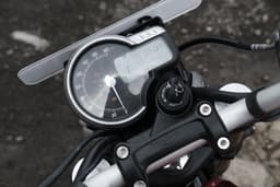 Triumph Speed 400 Color Black, Silver