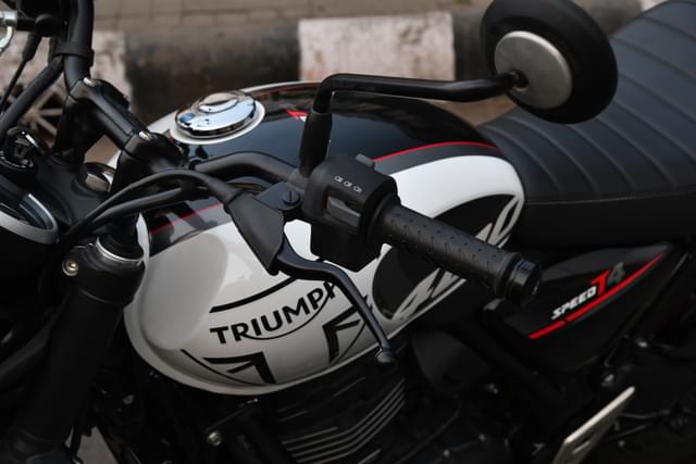 Closed Fuel Lid Image - 28478