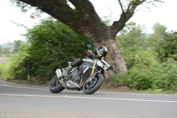 Triumph Speed Triple 1200 Rs Front Left Three Quarter