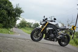 Triumph Speed Triple 1200 Rs Front Left Three Quarter