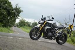 Triumph Speed Triple 1200 Rs Front Left Three Quarter