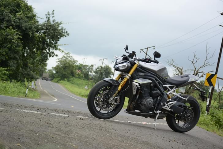 Triumph Speed Triple 1200 Rs Front Left Three Quarter