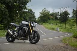 Triumph Speed Triple 1200 Rs Front Left Three Quarter