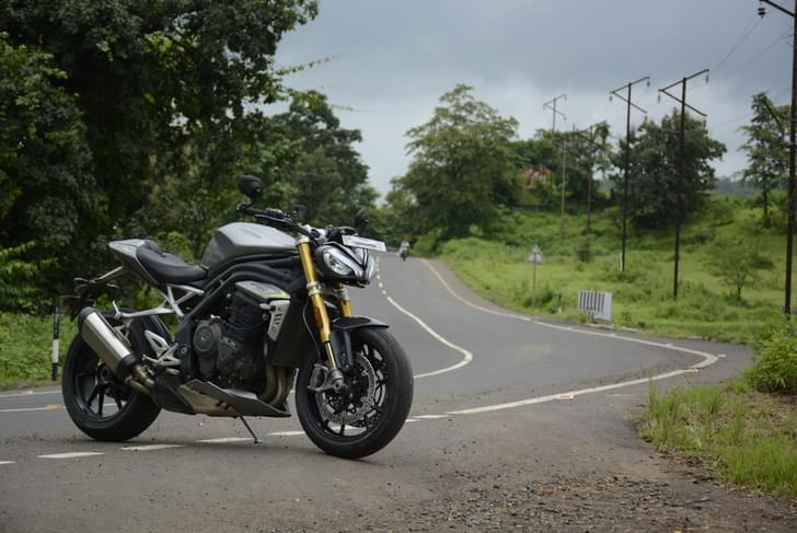 Triumph Speed Triple 1200 Rs Front Left Three Quarter