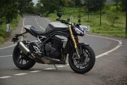 Triumph Speed Triple 1200 Rs Front Right Three Quarter