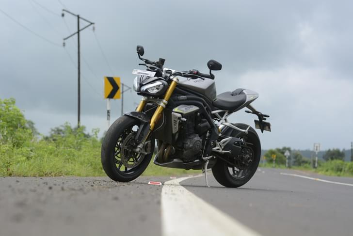 Triumph Speed Triple 1200 Rs Front Right Three Quarter