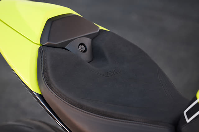 Pillion Seat Image - 31035