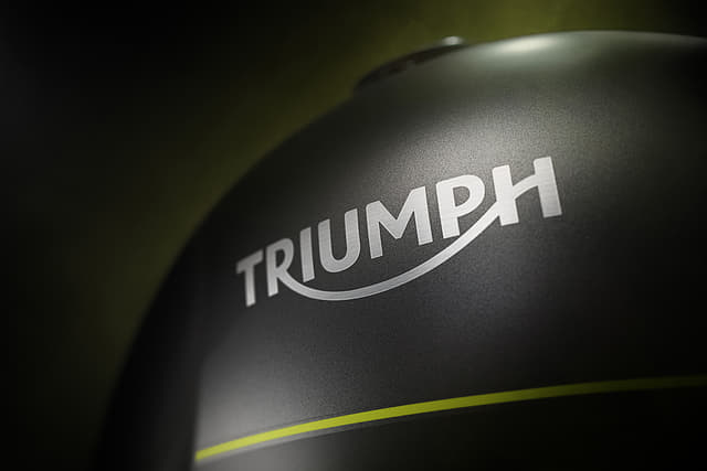 Closed Fuel Lid Image - 36090