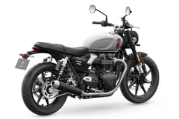 Triumph Speed Twin 900 Front Right Three Quarter Triumph Speed Twin 900 Front Right Three Quarter