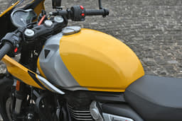 Triumph Thruxton 400 Front Right Three Quarter