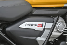 Triumph Thruxton 400 Color Black, Yellow