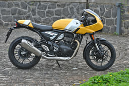 Triumph Thruxton 400 Headlight